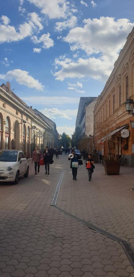 Anna Gyoengye Apartman Debrecen Luaran gambar