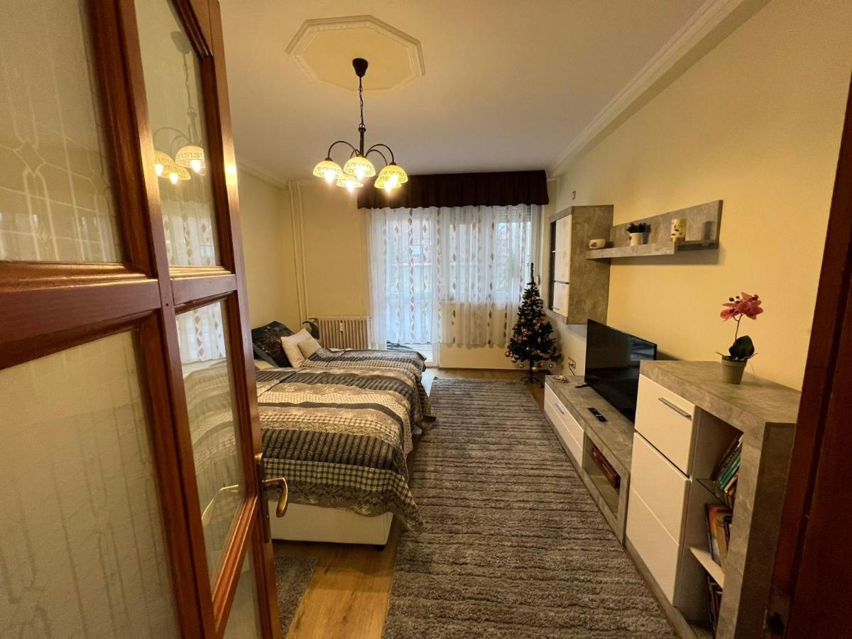 Anna Gyoengye Apartman Debrecen Luaran gambar