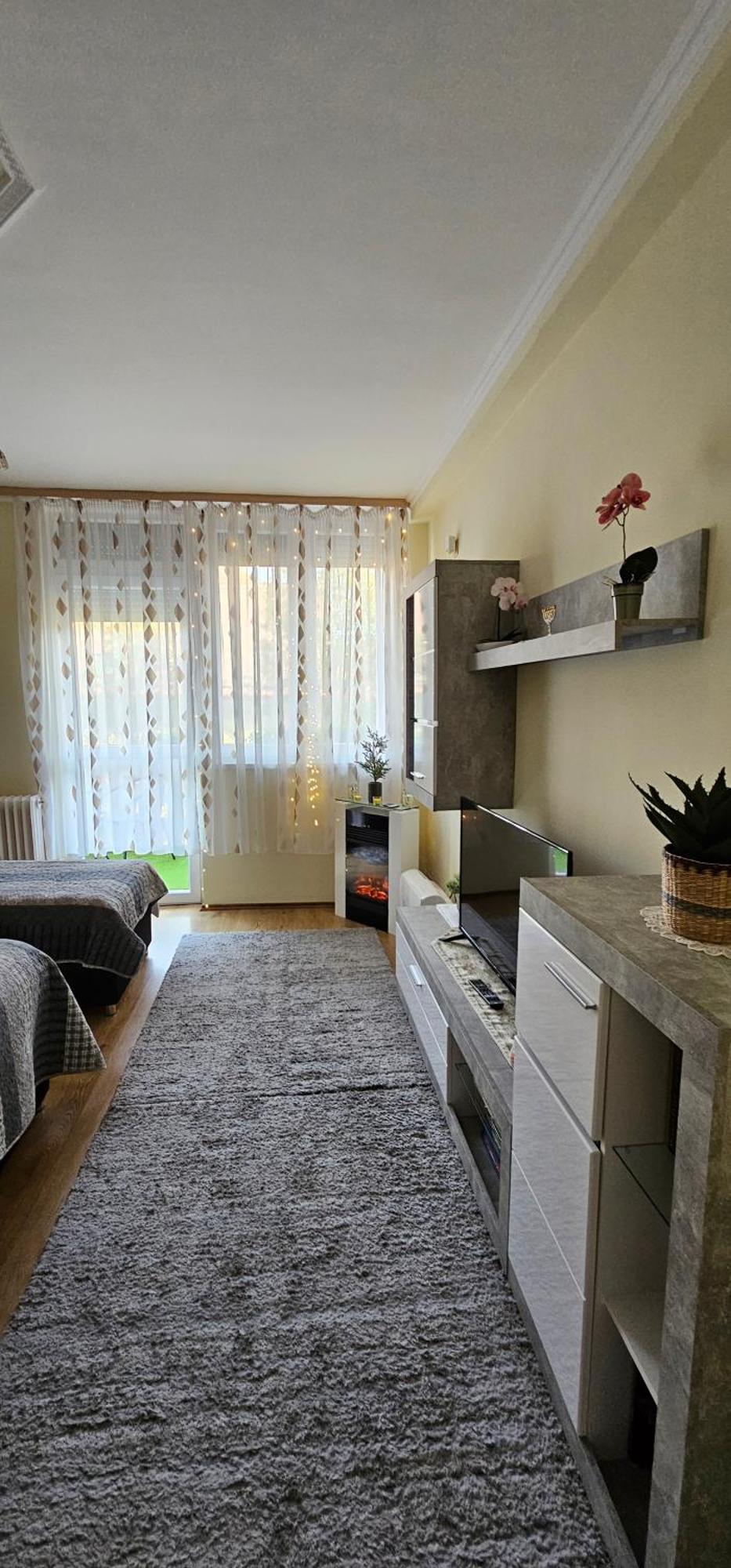 Anna Gyoengye Apartman Debrecen Luaran gambar